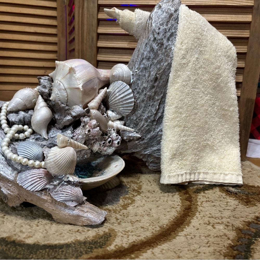 Cream Bath Accessories with Textured Soap Dish and Plush Towel
